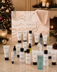 Produktene i Gemology adventskalender 2026 foran kalenderen