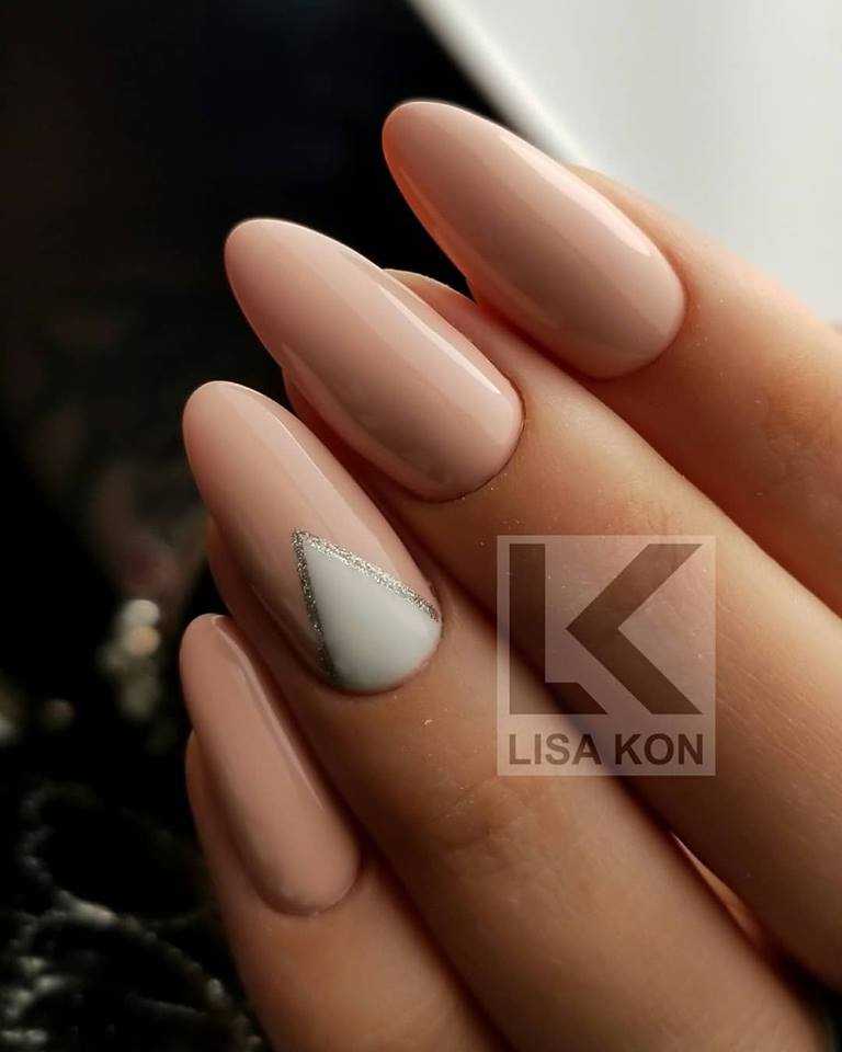 Light Beige 490 - Lash Look